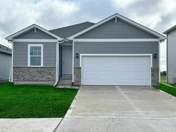 9327 Brighton Way SW, Cedar Rapids, IA 52404