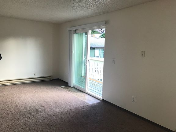 5th image of 730 SW Brockwood Ave #4f1683b5e