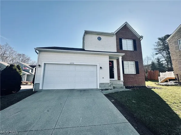3200 Foxford Ct, Akron, OH 44312
