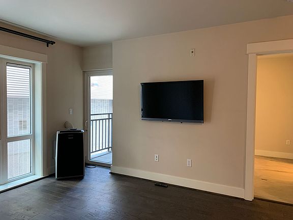 5th image of 699 John St #205