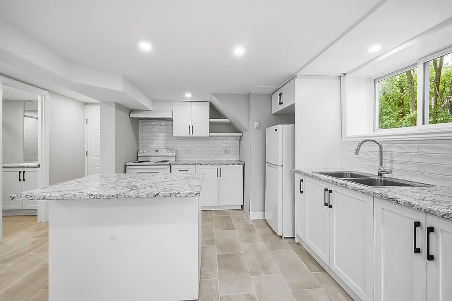 1225 Old Montreal Rd Unit 4 — Photo 4