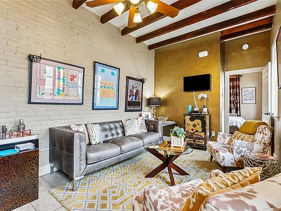 3rd image of 940 Orleans Ave #5