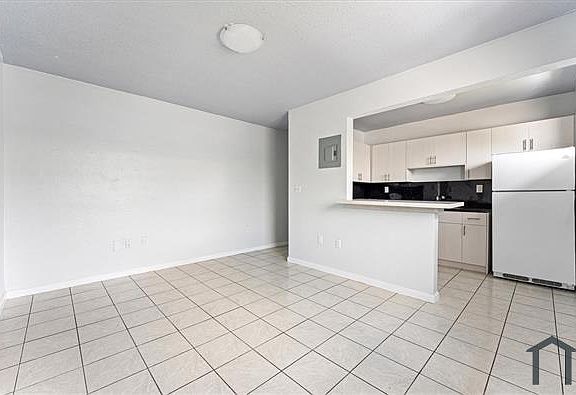 4th image of 3255 W Flagler St #1-20