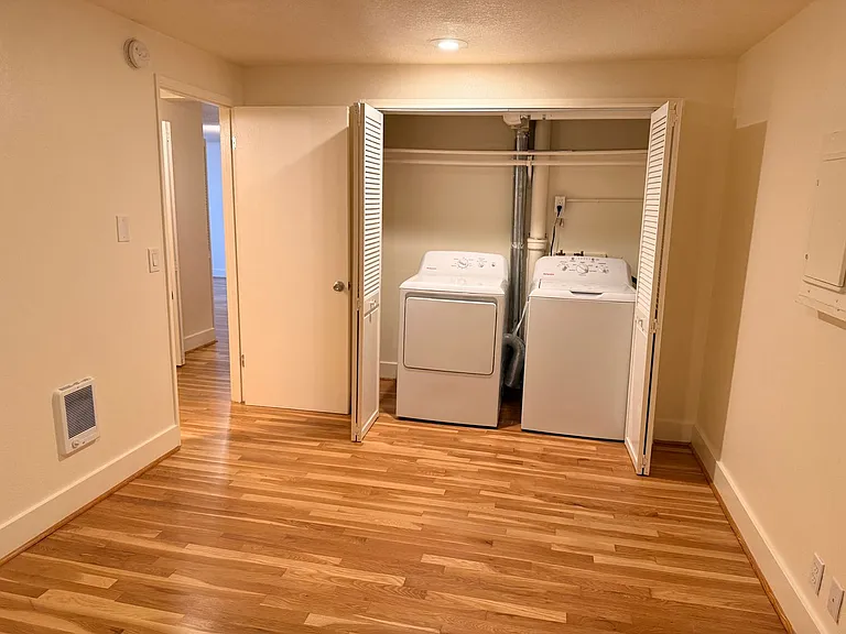 426 NE 75th Ave — Photo 22