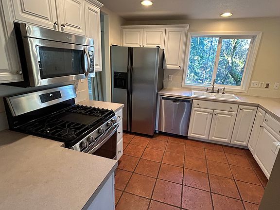 5th image of 17421 Wake Robin Cir