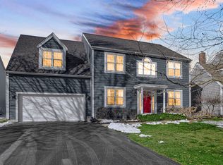 1031 Mount Vernon Dr, Grayslake, IL 60030