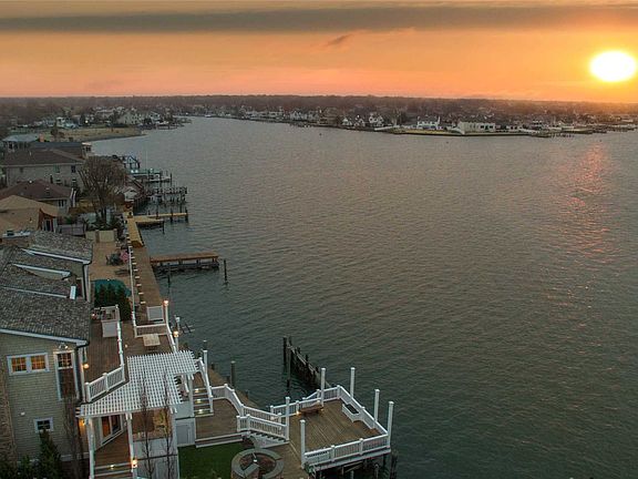 3rd image of 220 Harbor Ln