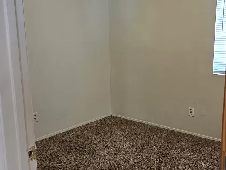 1340 Rebecca Rd NE — Photo 10