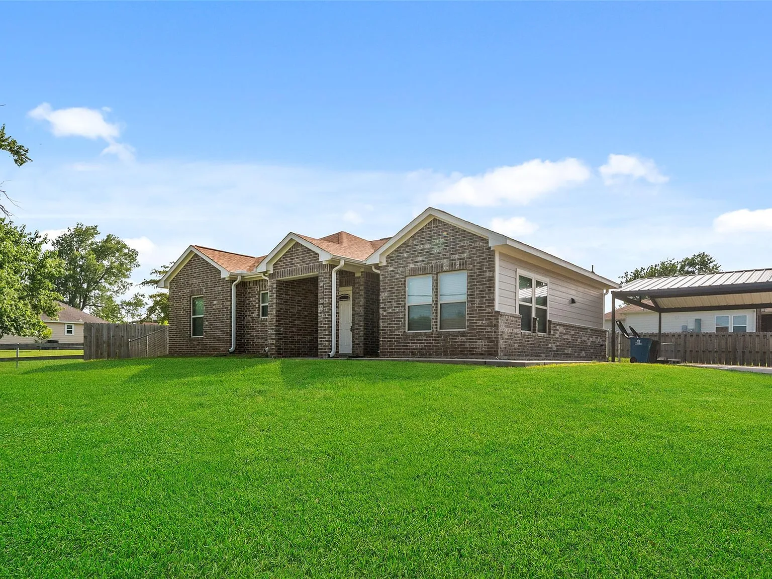 3 bed, 2.0 bath, 1536 sqft, $1,775 — Photo 3