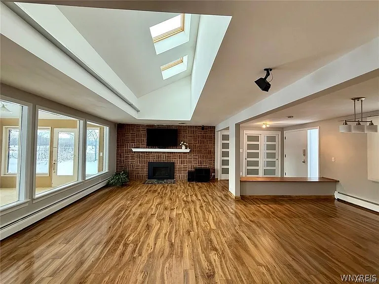 5125 Forest Rd — Photo 10