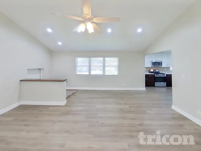 815 Sandra Ln — Photo 3