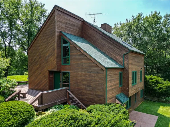 1515 Deerfield Road, Eau Claire, WI 54701