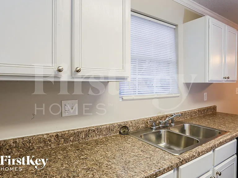 604 Rays Ln SE — Photo 7