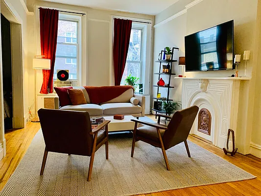 Rented by Oxford Property Group | media 6