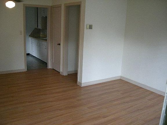 3rd image of 1509 Casady Ln