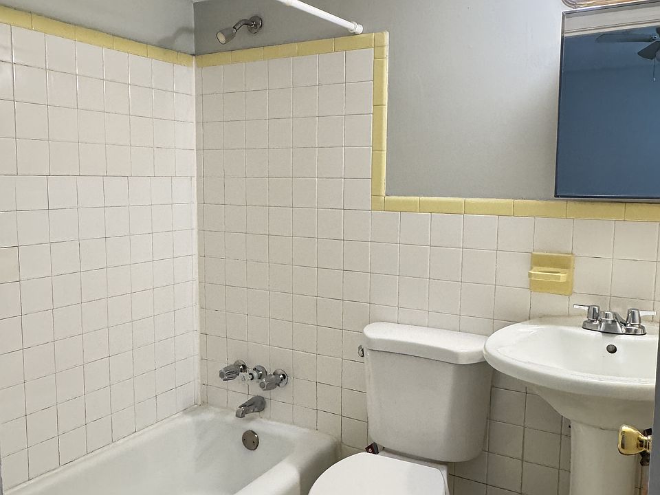 1st image of 3204 E Indian Trl APT 4