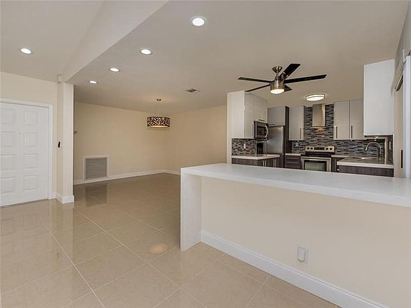 4th image of 9551 Shadow Wood Ln #A