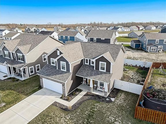 2nd image of 1304 W Wyndstone Way
