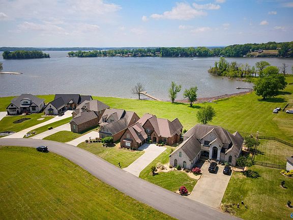 2nd image of 3114 Marina Dr