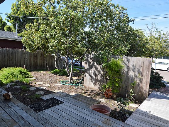 3rd image of 5367-71 Hewlett Dr