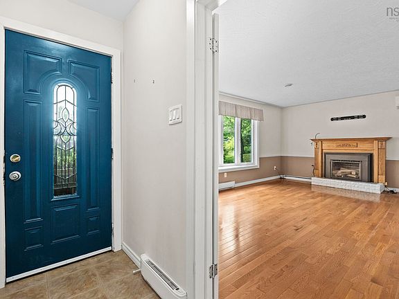 4th image of 10 Plymouth St