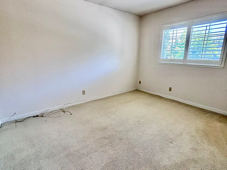 43991 Beretta Dr — Photo 31