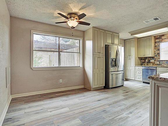 4th image of 1601 Lanier Dr