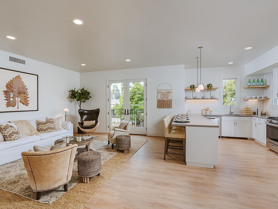 1st image of 112 W Ortega St #313