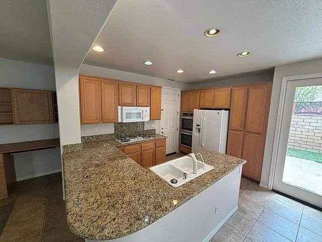 376 Town Forest Ct — Photo 13