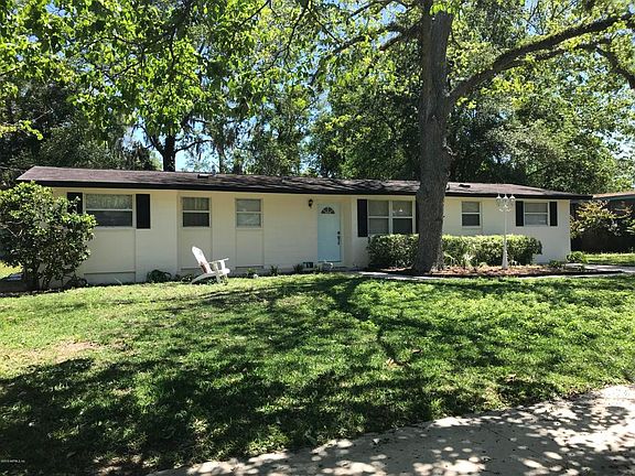 3rd image of 1111 Knobb Hill Dr