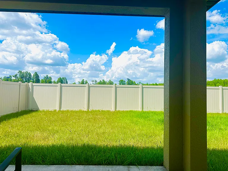 17747 Pleasantview Blvd — Photo 4