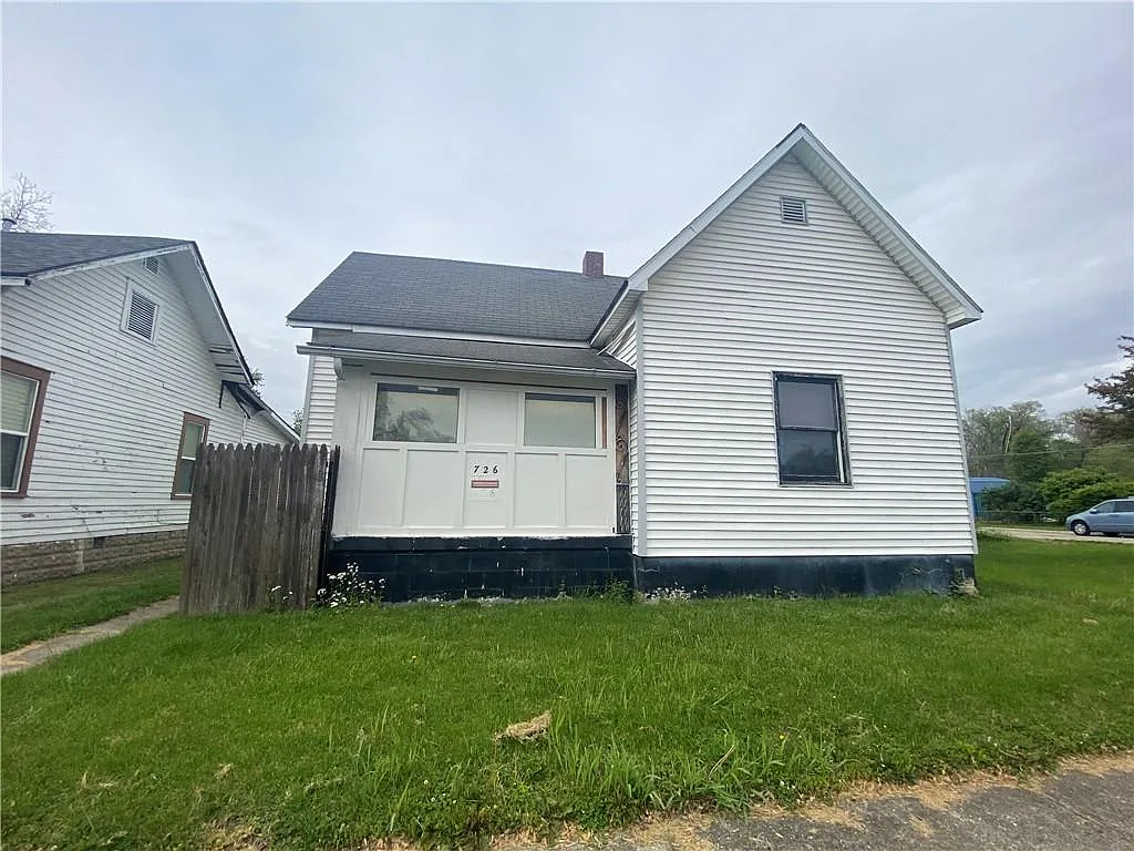 726 Indiana Ave photo 1