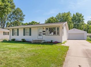 219 Drexel Dr SW, Cedar Rapids, IA 52404