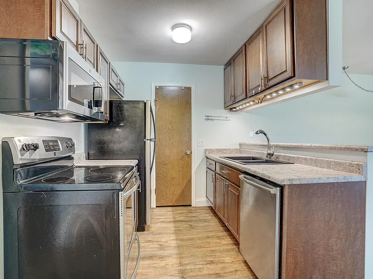 1305 Kirkwood Dr #108 — Photo 6