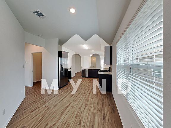 3rd image of 226 Majestic Cedar Dr