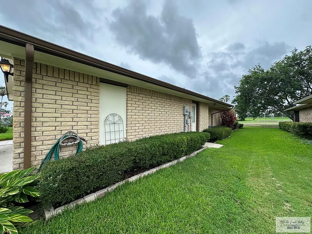2 bed, 2.0 bath, 1579 sqft, $2,000 — Photo 4