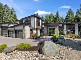 163 Sunningdale Rd E, Qualicum Beach, BC V9K1L1