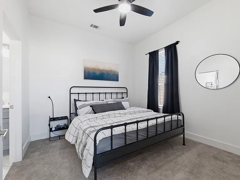 2406 Merlin St — Photo 22