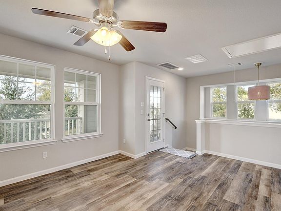 4th image of 518 Stonewood Ln #518