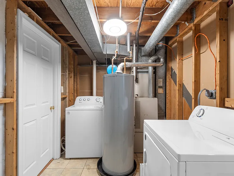 10289 Daystar Ct — Photo 31