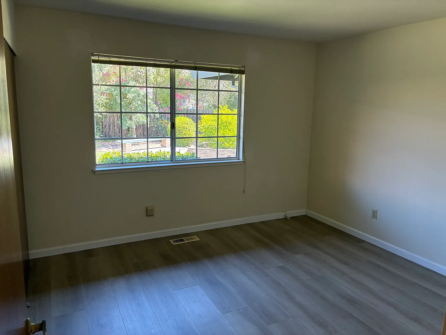 2 bed, 1300 sqft, $3,200 — Photo 4