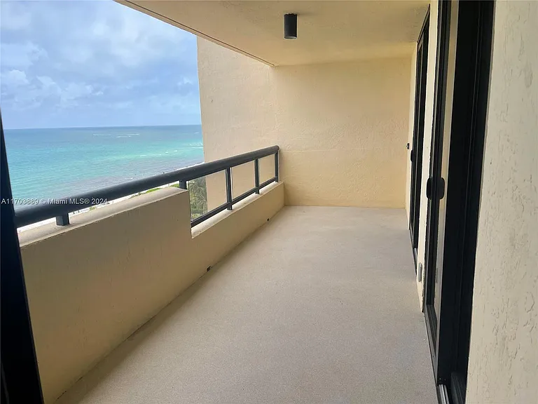 2555 Collins Ave #1409 — Photo 15