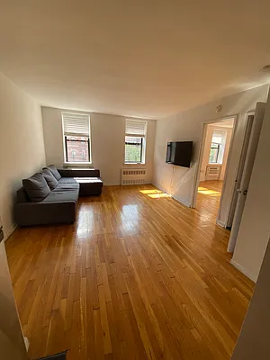 Rented by Bond New York | media 10