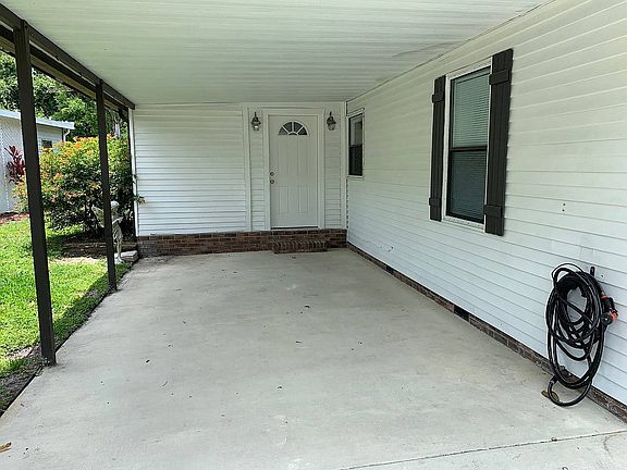 5th image of 40 Highland Falls Dr