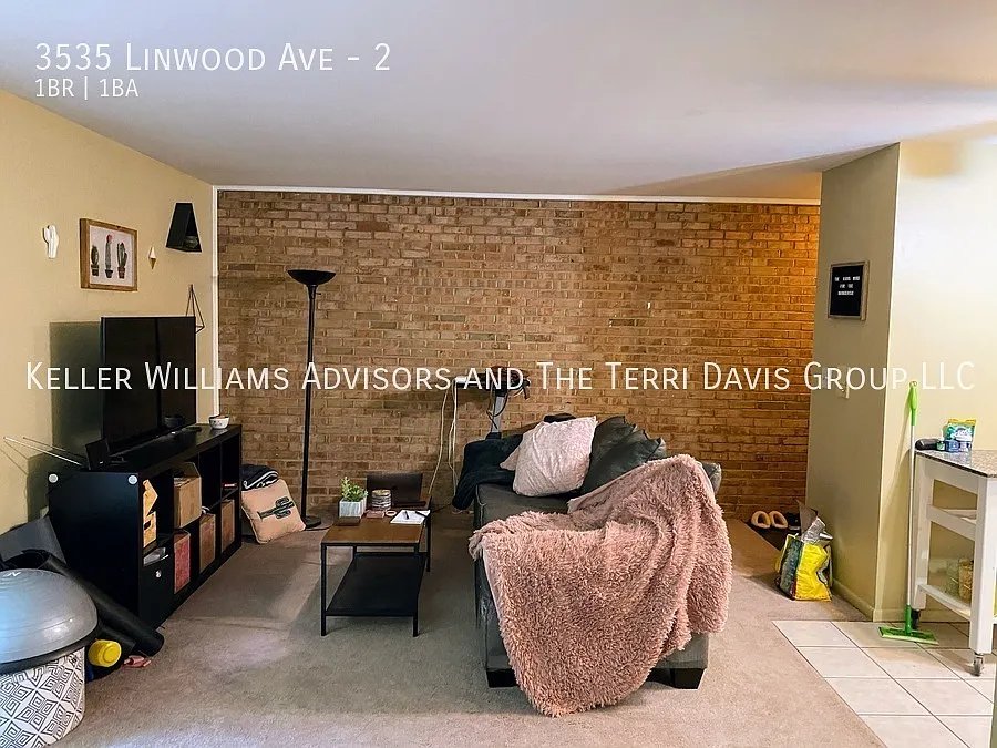 3535 Linwood Ave - 2 — Photo 3