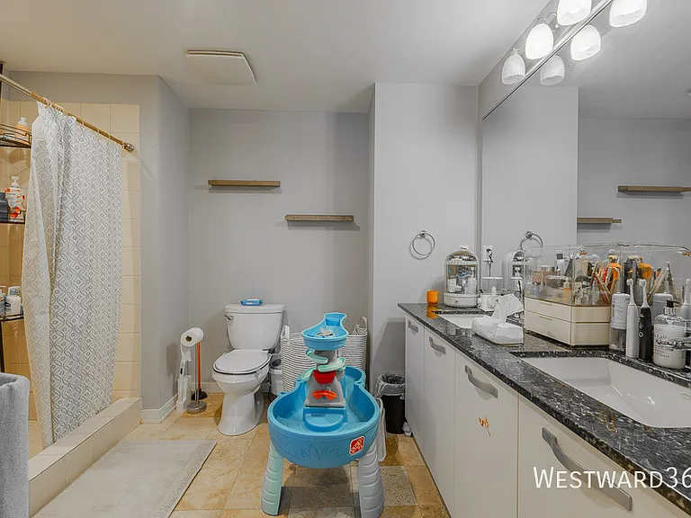 5430 N Sheridan Rd #503 — Photo 7