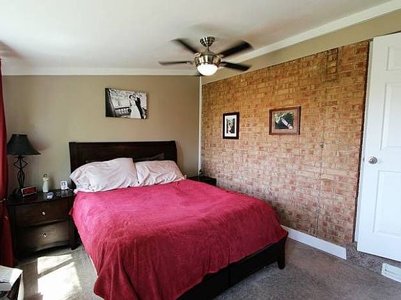 Large Master w/Walk-In