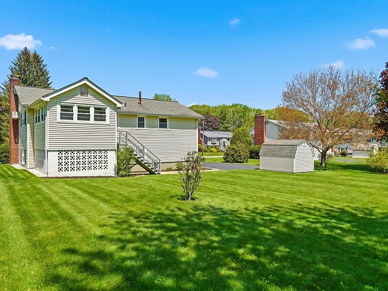 6 Belmont Rd — Photo 4