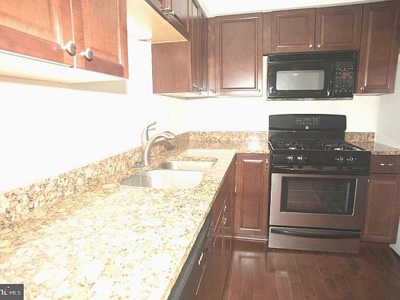 5th image of 23013 Potomac Hill Sq
