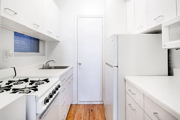 Rented by Corcoran | media 21